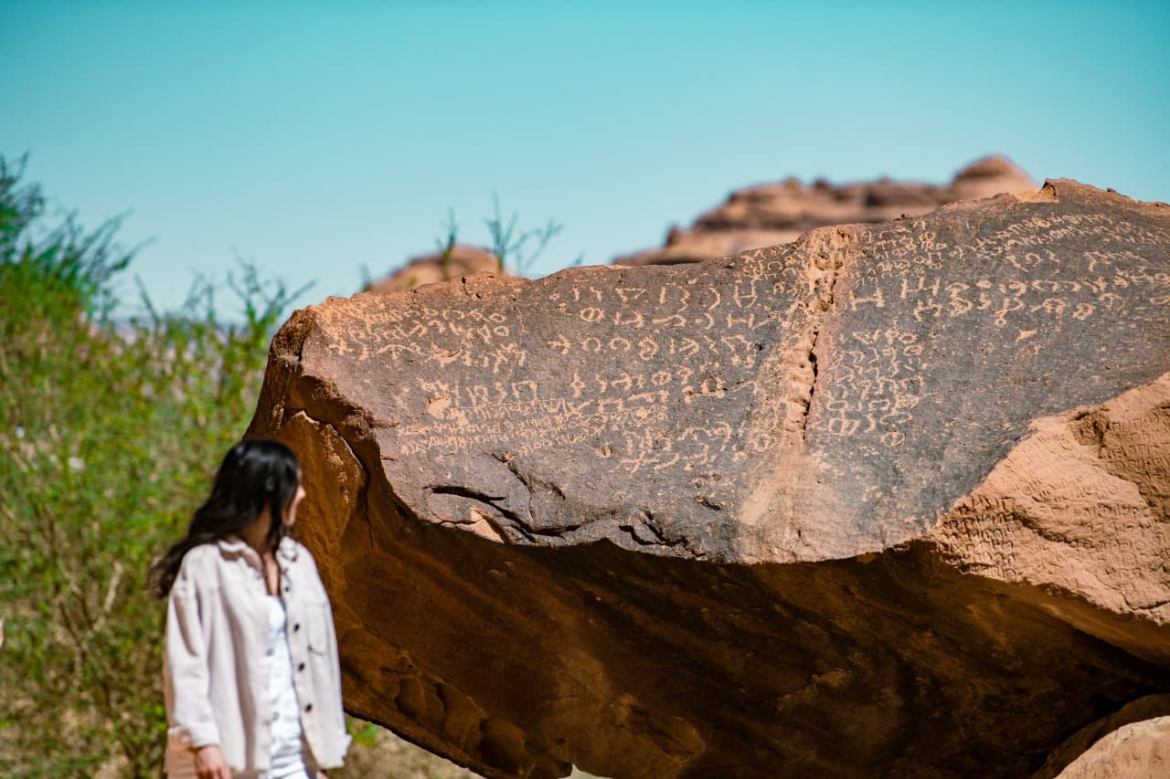 A full-day program in the Old Town of Al-Ula and the Al-Jadeeda Arts District