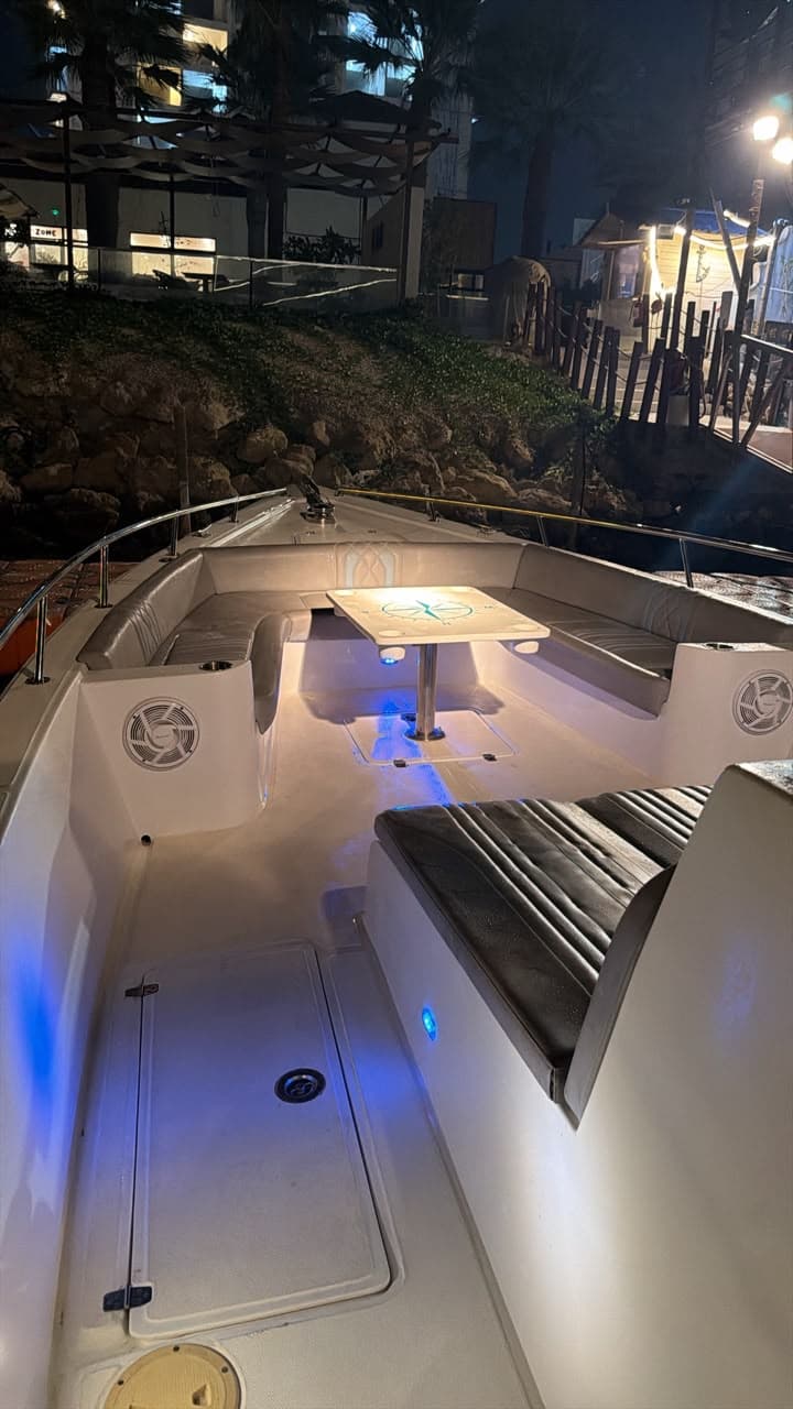 Al Khobar : Family boat tour